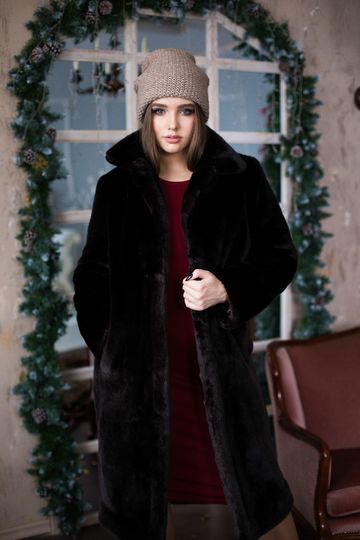 Шубка от @AlmaStore_ru. Фото Предоставлено брендом.