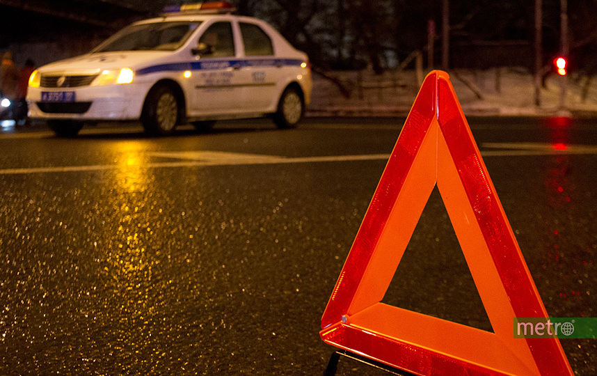 Пьяный водитель без штанов повредил 14 автомобилей, пытаясь выехать с парковки