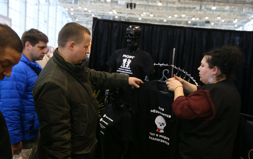 На ВДНХ проходит выставка ритуальных услуг и товаров "Некрополь- 2019". Фото Василий Кузьмичёнок