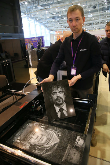 На ВДНХ проходит выставка ритуальных услуг и товаров "Некрополь- 2019". Фото Василий Кузьмичёнок