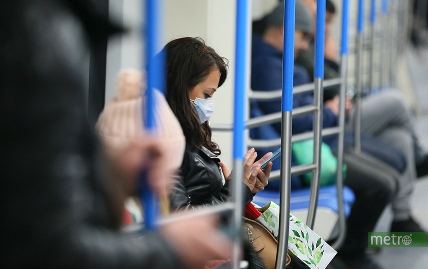 Сергей Собянин рекомендовал горожанам носить маски и перчатки при передвижении на метро