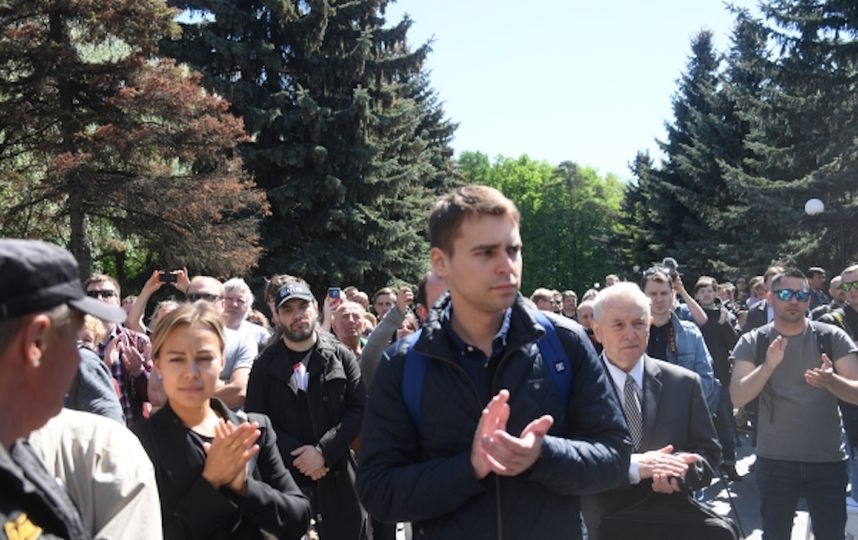Доренко проводили в последний путь аплодисментами. Фото РИА Новости