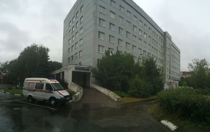 Больница, куда привезли пострадавших в результате стрельбы в школе. Фото Зинаида Мишина
