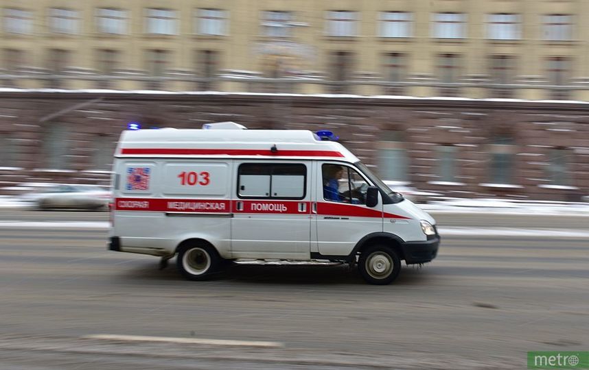 "Скорая" сбила двух пешеходов на юге Москвы