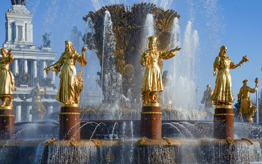 Скульптуры фонтана "Дружба народов" на ВДНХ демонтируют