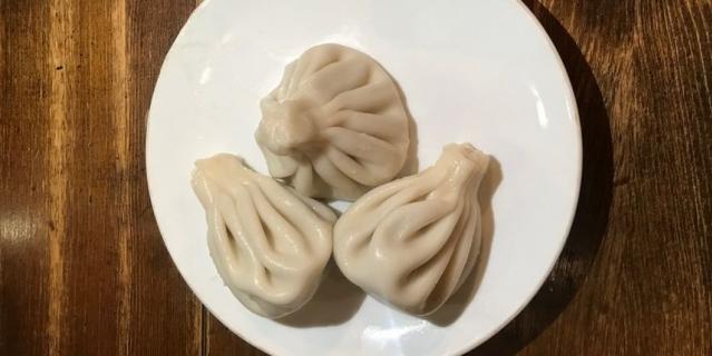 Хинкали из говядины и свинины.