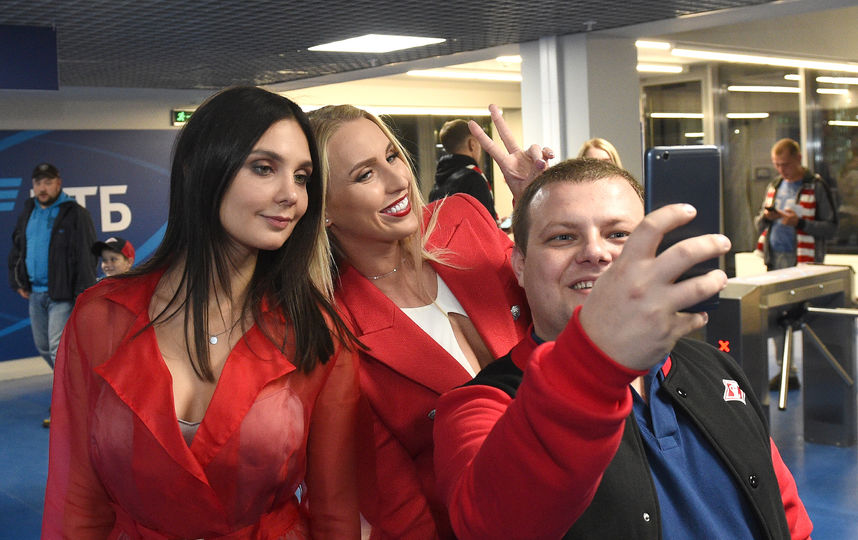 София Гудим (слева) и Юлия Ушакова. Фото ХК "Спартак" | spartak.ru
