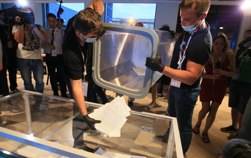 Стали известны первые данные о голосовании по поправкам в Конституцию на участках в Москве