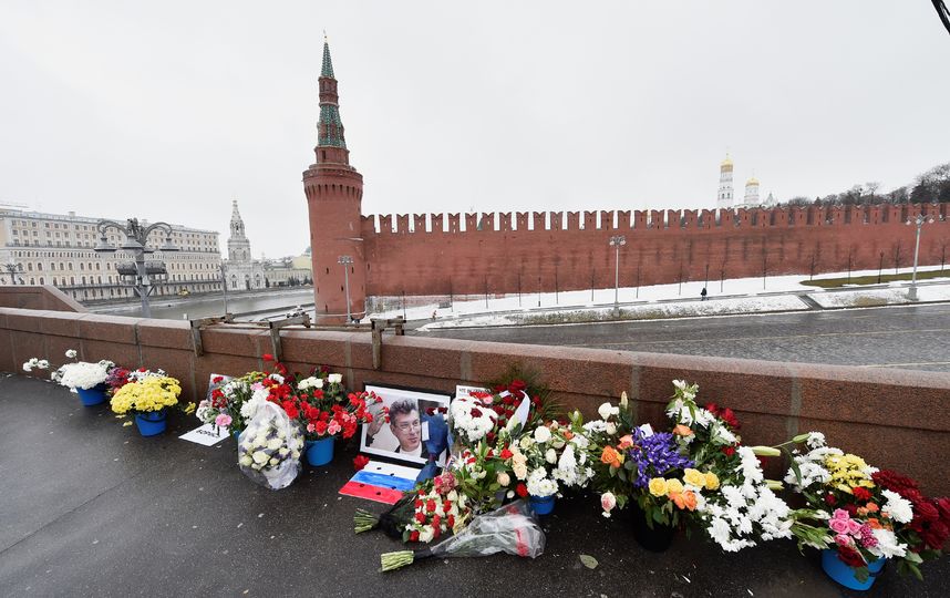 Стало известно, по какой причине в Москве разобрали мемориал политику Немцову