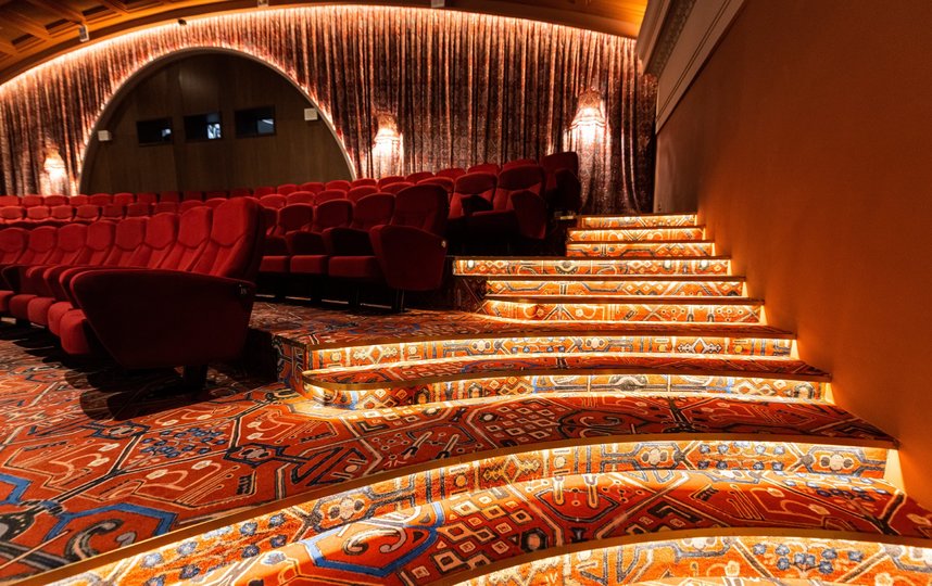 Планируется, что первых зрителей кинотеатр примет до конца декабря этого года. Фото Максим Мишин | пресс-служба мэра и правительства москвы