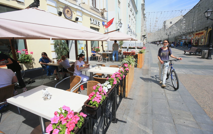 Рестораны открыли летние веранды в Москве. Фото Василий Кузьмичёнок