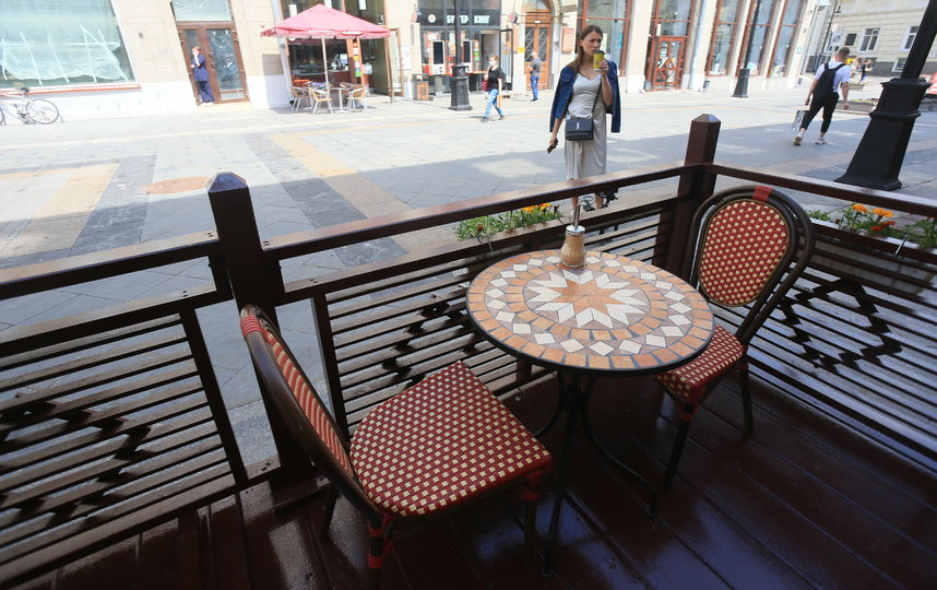 Рестораны открыли летние веранды в Москве. Фото Василий Кузьмичёнок