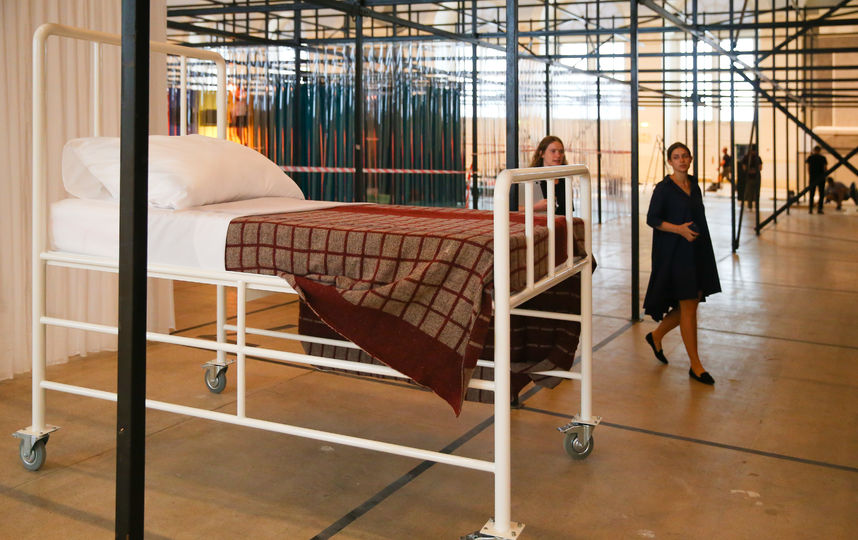 Выставка "Здесь и сейчас" открылась в столичном Манеже. Фото Василий Кузьмичёнок