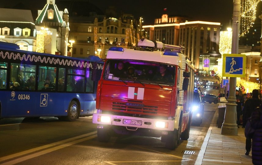 Движение в районе Лубянки, где произошла стрельба, перекрыто. Фото Василий Кузьмичёнок