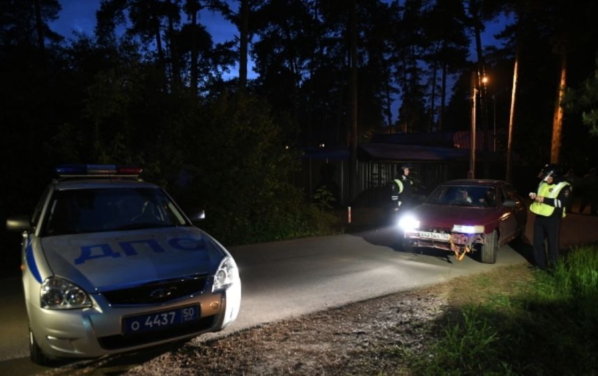 Сотрудники правоохранительных органов в Кратово. Фото РИА Новости