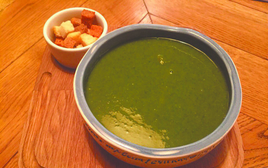 Крем-суп из шпината с лососем. Фото Анна Храмцова