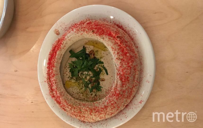Хумус с питой. Фото Индира Шестакова, "Metro"