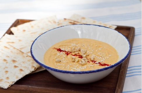 Хумус с мацой. Фото Индира Шестакова, "Metro"