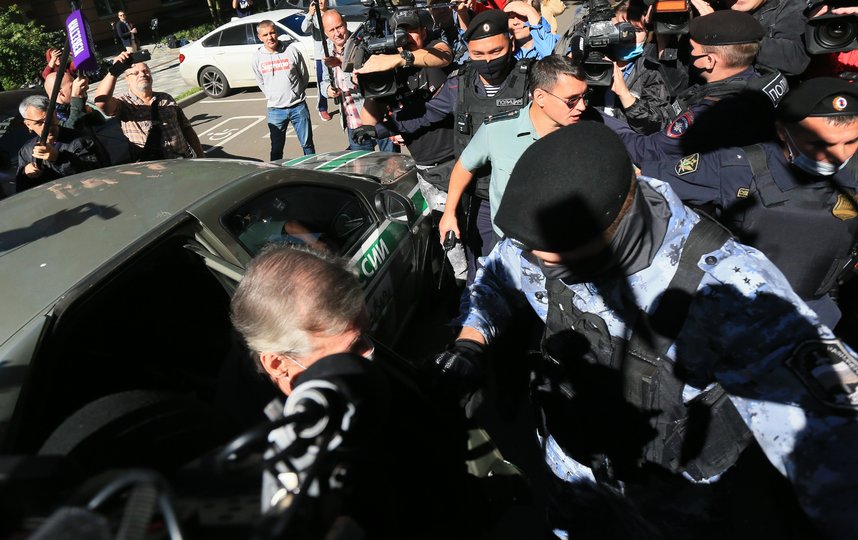 Суд над Михаилом Ефремовым: что сказали сын и брат погибшего курьера Сергея Захарова