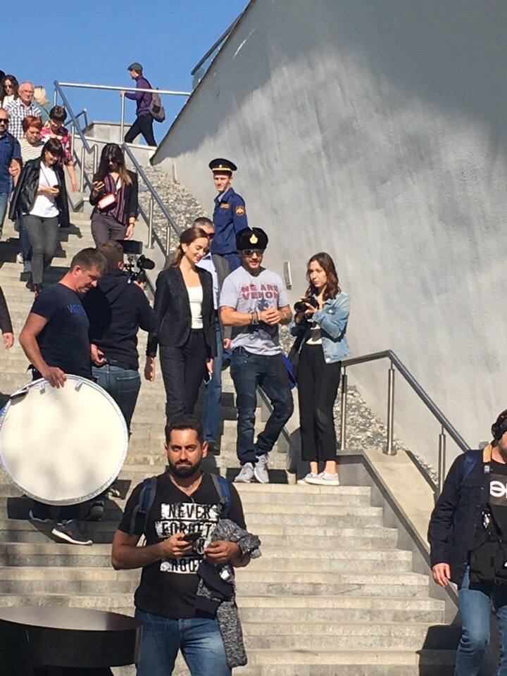 Том Харди в парке "Зарядье". Фото Никита Челноков.