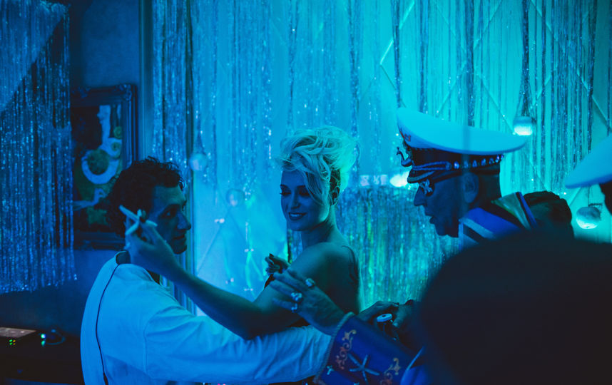 В номерах гостиницы шли иммерсивные спектакли от режиссёров Юрия Квятковского, Ильи Мусатова, Павла Чукреева, Юлии Гоманюк. Фото AfterHalloween, Предоставлено организаторами