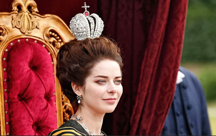 Вы узнаете о том, как жила Россия при Екатерине II. Фото Кадр из фильма "Екатрина II"., "Metro"