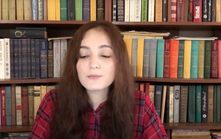 Лейла Макитова. Фото кадр из лекции., "Metro"