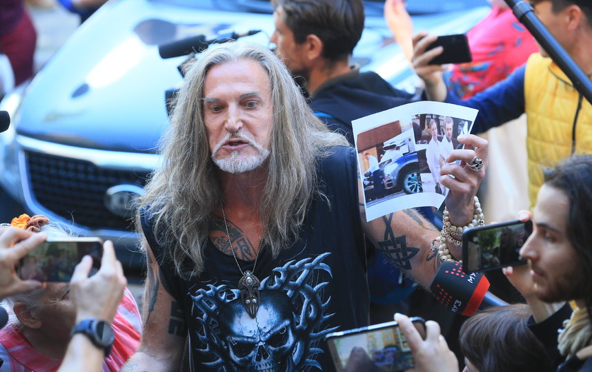 Артист Никита Джигурда приехал поддержать Ефремова. Фото Василий Кузьмичёнок