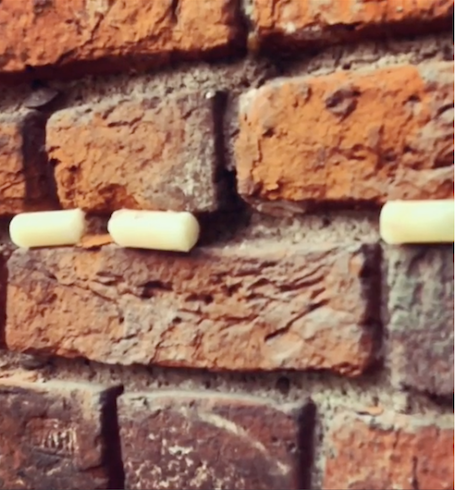 Работа художника процитировала одну из ключевых сцен фильма. Фото Скриншот Instagram @_greatkorney_, @ooohmyart.