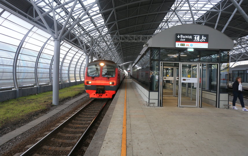 Сферическая крыша защищает пассажиров от дождя, снега и солнца. Фото Василий Кузьмичёнок