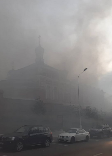 В центре Москвы горит женский монастырь