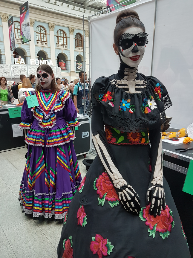 В центре Москвы празднуют мексиканский "День мёртвых". Фото Василий Кузьмичёнок