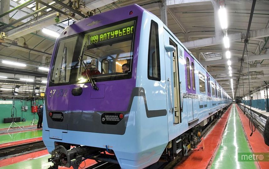 В московском метро машинисты начали приветствовать пассажиров, как пилоты самолётов