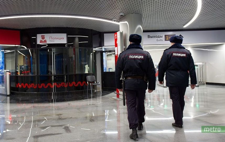 В московском метро в результате конфликта два человека получили ножевые ранения