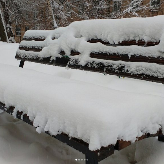 Заснеженная Москва. Фото Instagram @ponaehav6ie