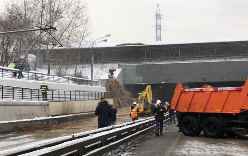 В Москве движение на Волоколамское шоссе в районе затопленного тоннеля восстановят к пятнице