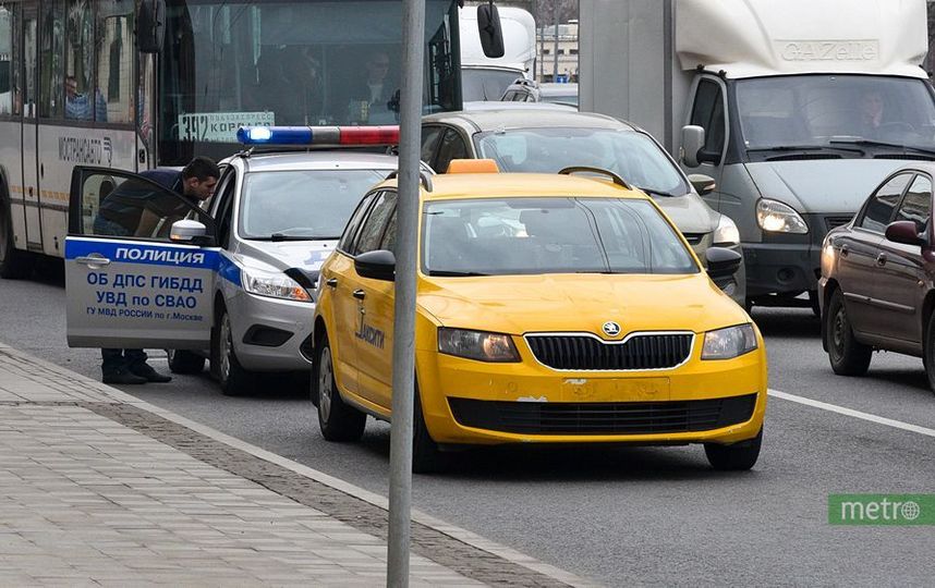 В Москве мужчину отравили и ограбили в такси