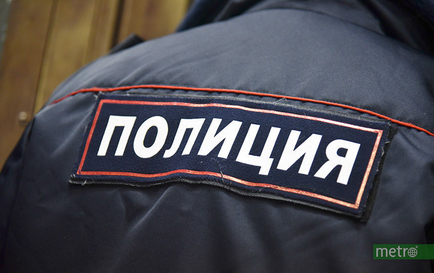В Москве на полицейского при проверке документов напали с ножом, он в реанимации