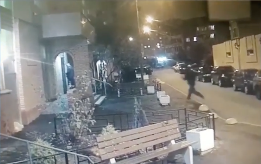 В Москве неизвестный напал с ножом на начальника префектуры СЗАО