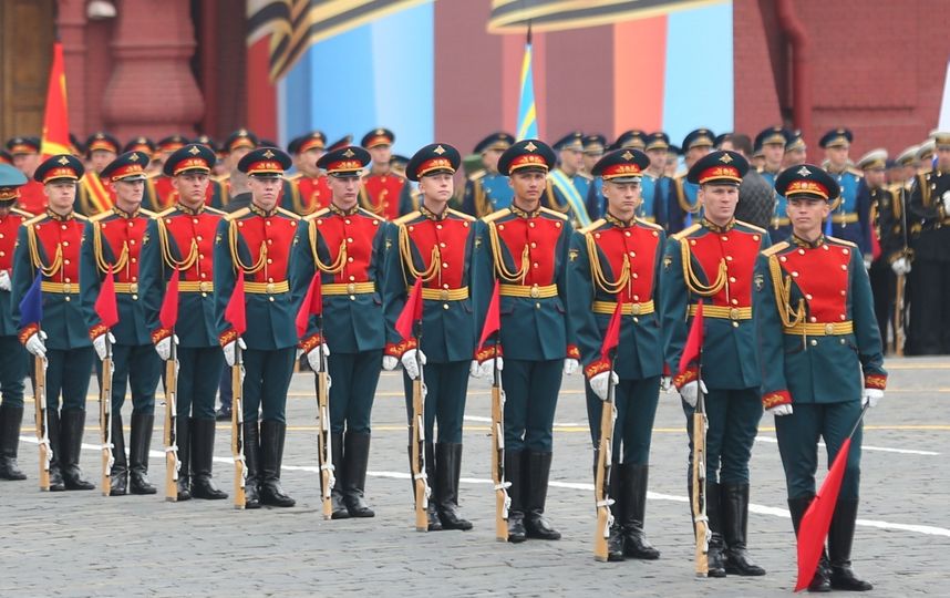 Парад Победы 9 мая на Красной площади традиционно вызывает большой интерес. Фото Василий Кузьмичёнок