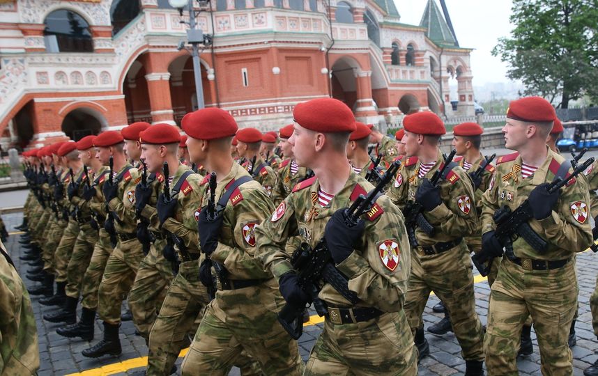 Парад Победы 9 мая на Красной площади традиционно вызывает большой интерес. Фото Василий Кузьмичёнок