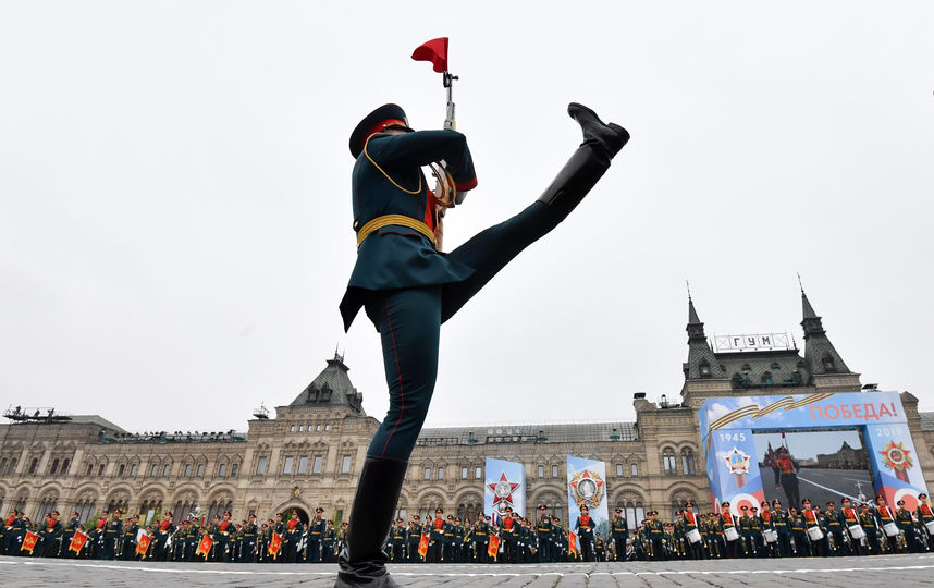 Пешая часть парада. Фото AFP