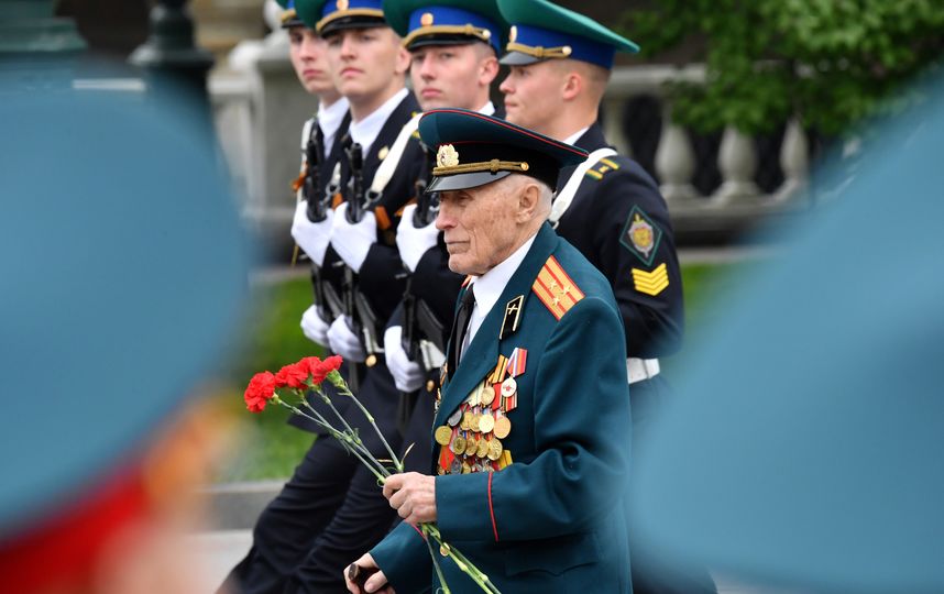 Ветеран войны на параде. Фото AFP