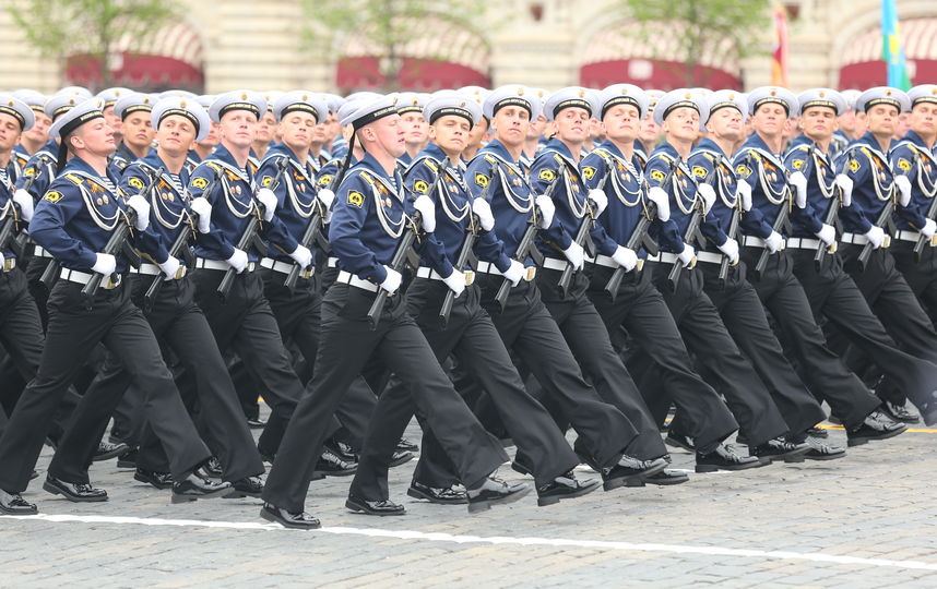 Парад Победы 9 мая на Красной площади традиционно вызывает большой интерес. Фото Василий Кузьмичёнок
