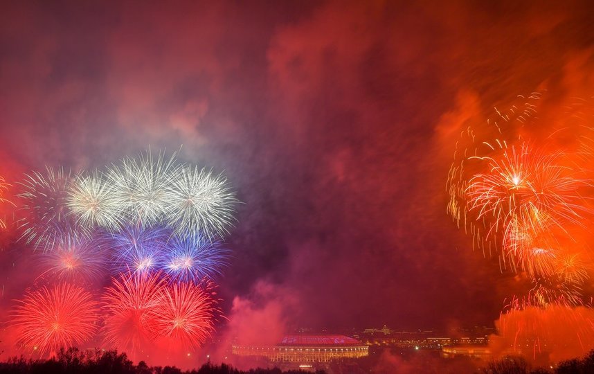 Салют в Москве. Фото АГН "Москва"/Александр Авилов и Сергей Киселёв