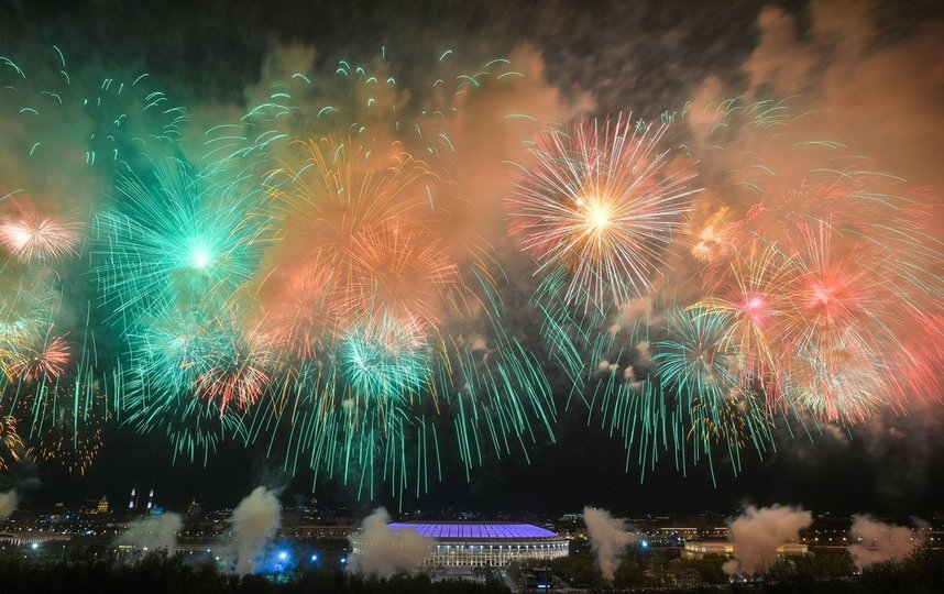 Салют в Москве. Фото АГН "Москва"/Александр Авилов и Сергей Киселёв