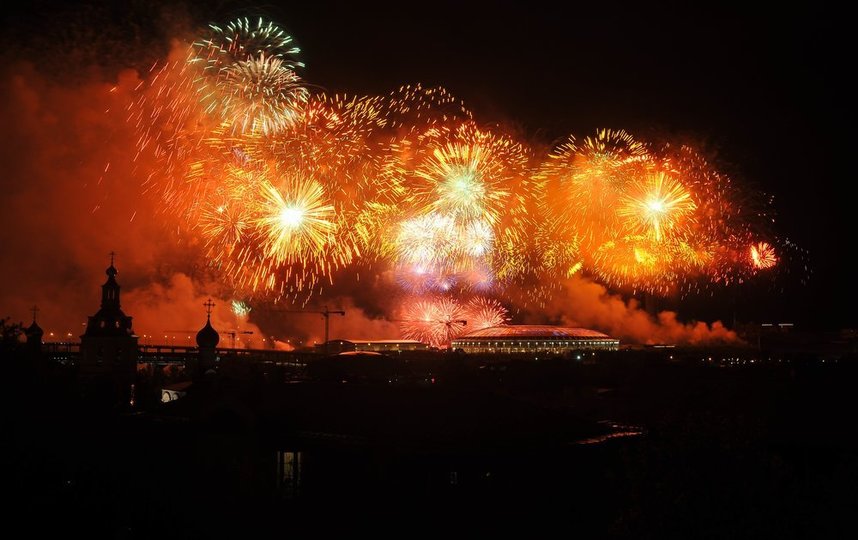 Салют в Москве. Фото АГН "Москва"/Александр Авилов и Сергей Киселёв