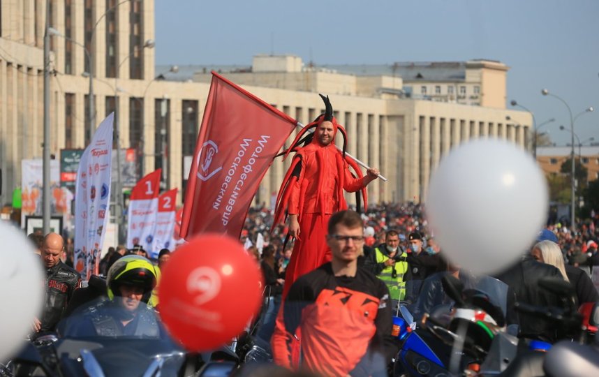 В Москве состоялся традиционный мотопарад в честь закрытия сезона. Фото Василий Кузьмичёнок