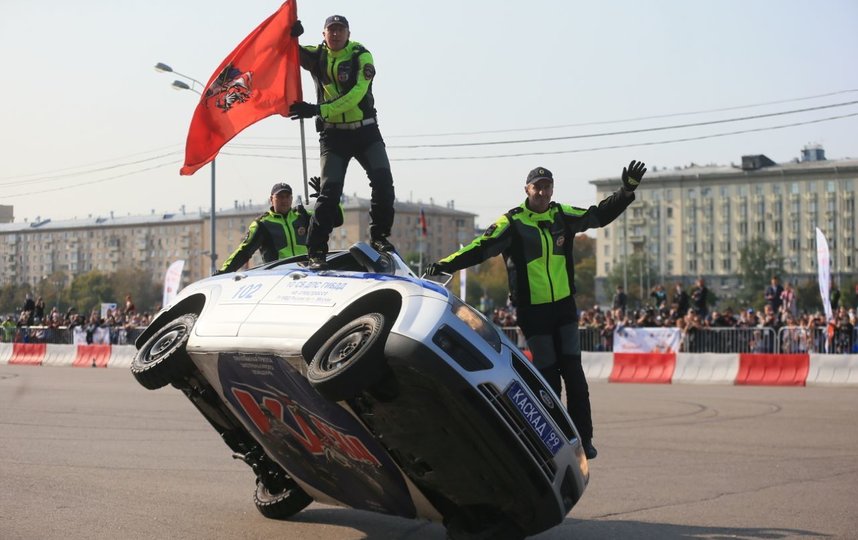 Выступление пилотажной группы Каскад. Фото Василий Кузьмичёнок