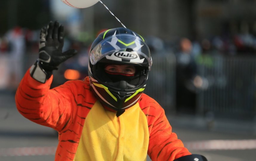 В Москве состоялся традиционный мотопарад в честь закрытия сезона. Фото Василий Кузьмичёнок